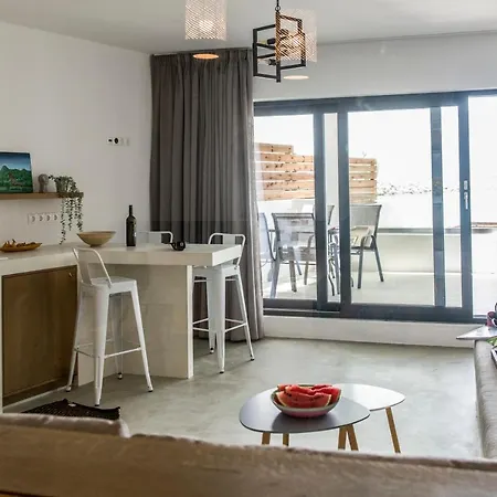 Isalos Sea View Studios Kokkinos Pirgos Exterior photo